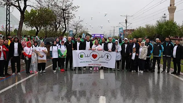 Konya Yarı Maratonu'nda Sağlık Rüzgarı