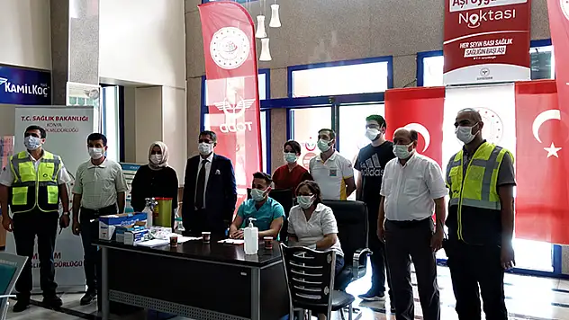 Konya YHT Garı'nda kurulan aşı merkezi hizmet vermeye başladı
