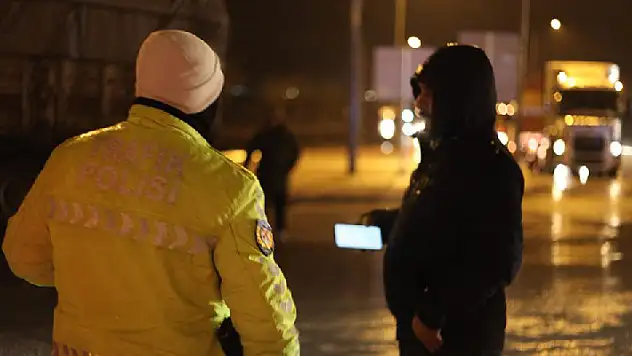 Konya'yı Afyonkarahisar ve Isparta'ya bağlayan kara yolları ulaşıma kapandı