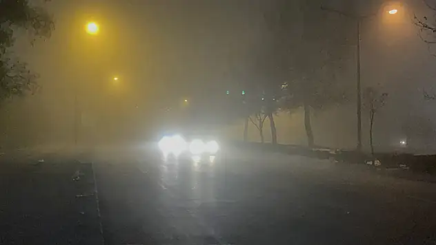 Konya'yı çevre illere bağlayan yollarda sis etkili oldu
