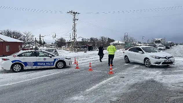Konya'yı komşu şehirlere bağlayan yollar açıldı
