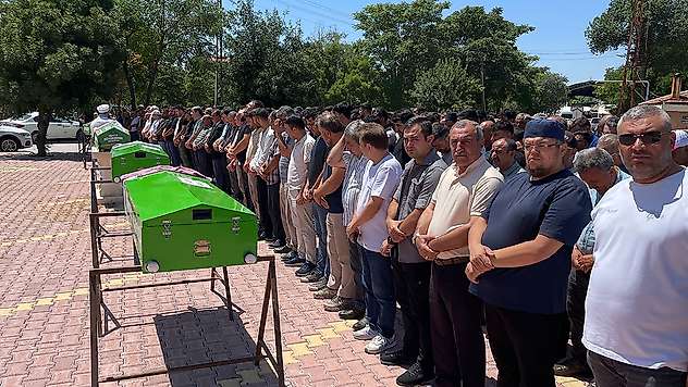 Konya'yı yasa boğan aile faciası! 5 kişi defnedildi