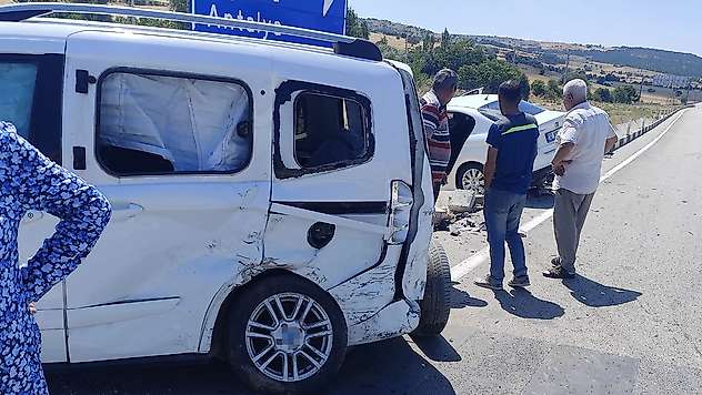 Konya yolunda kaza kıl payı atlatıldı