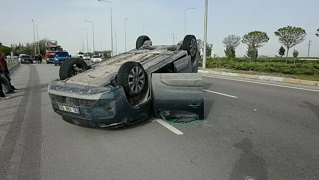 Konya yolunda korkutan kaza! Otomobil takla attı