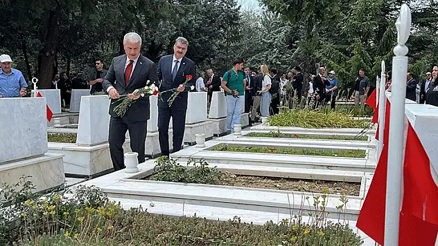 Konya'da 15 Temmuz etkinlikleri şehitlik ziyareti ile başladı