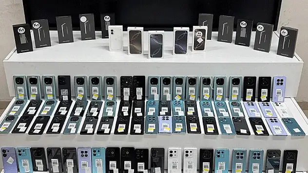 Konya'da 2.5 milyon lira değerinde kaçak cep telefonu ele geçirildi