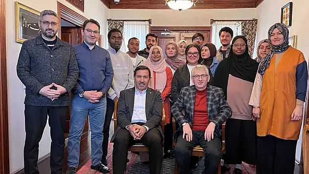 Konya'da 24 ülkeden genç 'Geleneksel Sanat Kursları'nda sanat öğreniyor