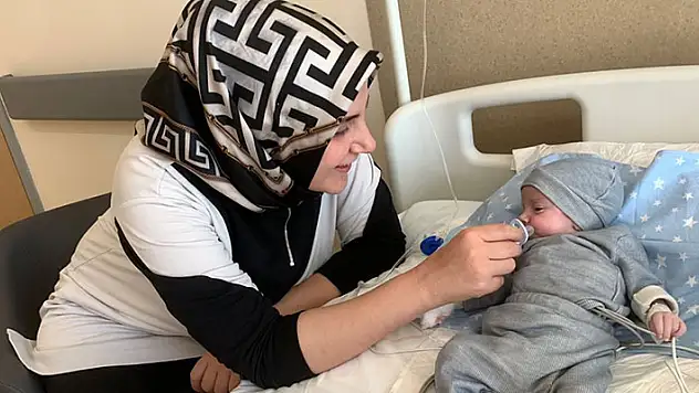Konya'da 28 günlük Yiğit bebeğin dar olan damarı operasyonla genişletildi