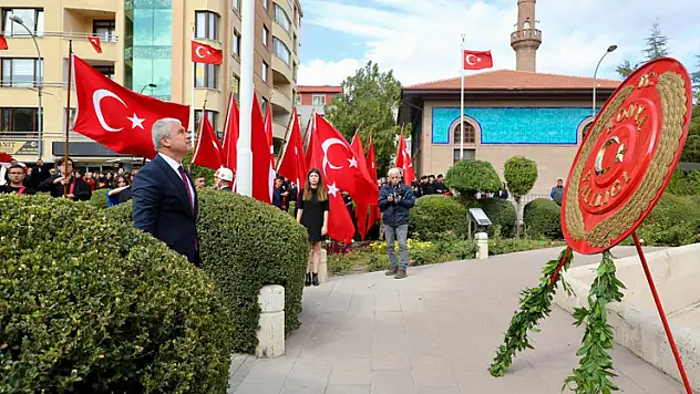 Konya'da 29 Ekim kutlamaları kapsamında çelenk sunma töreni düzenlendi