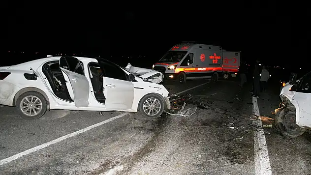 Konya'da 3 araç kaza yaptı: 4 yaralı