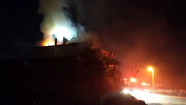 Konya'da 3 katlı evde korkutan yangın
