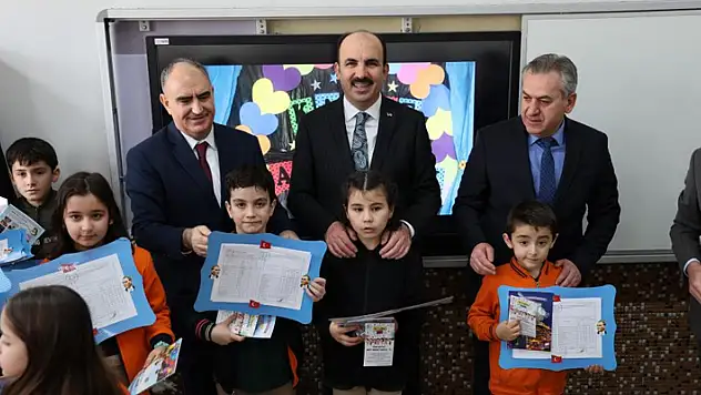 Konya'da 484 bin 500 öğrenci karne heyecanı yaşadı