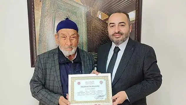Konya'da 84 yaşındaki hafız il ikincisi oldu