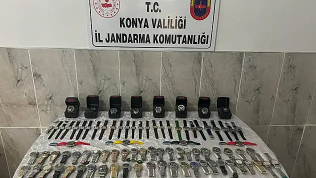 Konya'da 88 adet gümrük kaçağı saat yakalandı
