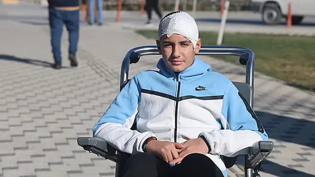 Konya'da akran zorbalığına maruz kalan 13 yaşındaki çocuğun kafatası titanyum parçalarıyla yeniden oluşturuldu