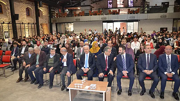 Konya'da Anadolu Mektebi Mavera Okumaları Rasim Özdenören etkinliği düzenlendi