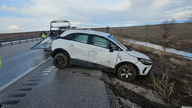 Konya'da aniden bastıran dolu ve fırtına kazalara neden oldu: 2 yaralı