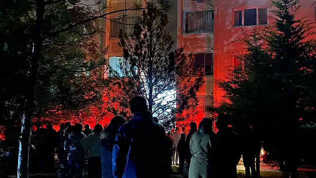 Konya'da apartmanda çıkan yangın korkuttu