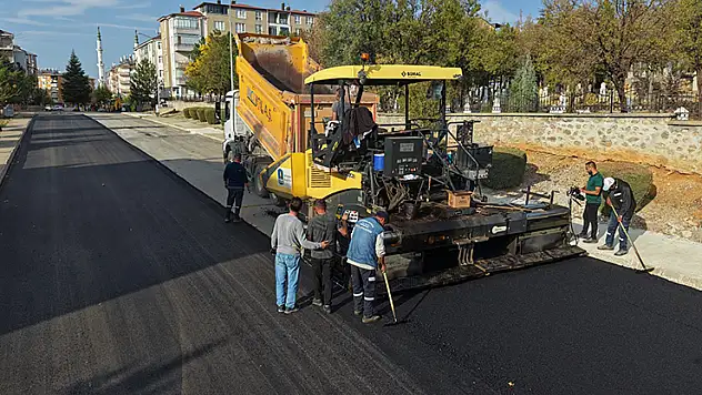 Konya'da asfalt seferberliği sürüyor