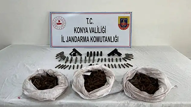 Konya'da bağ evine operasyon: Bin 388 tabanca namlusu ele geçirildi