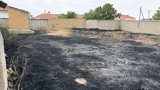 Konya'da bahçedeki ot yangını korkuttu