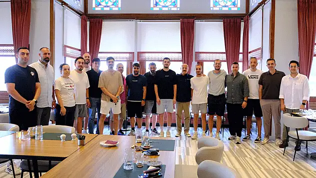 Konya'da basketbol antrenörleri, güç birliği için buluştu