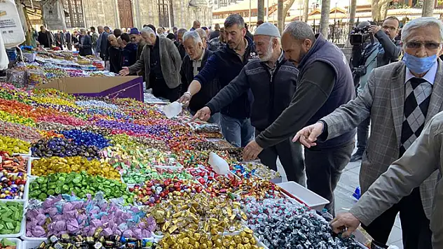 Konya'da bayram alışverişini son günlere bırakanlar yoğunluk oluşturdu

