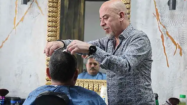 Konya'da berberlerde gün boyu bayram yoğunluğu