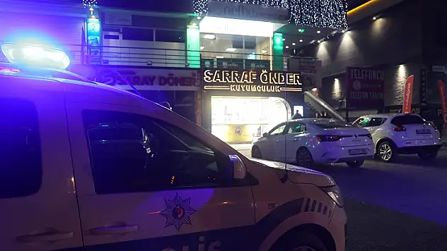 Konya'da biber gazıyla kuyumcuya giren maskeli 3 kişi, imitasyon bilezikleri çaldı