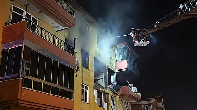 Konya'da bir binada meydana gelen patlamada 1'i ağır 12 kişi yaralandı