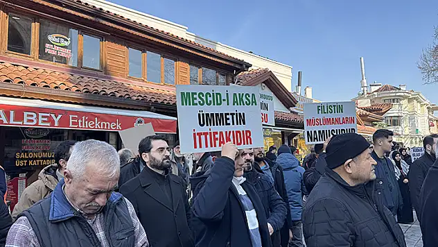Konya'da bir grup Kudüs ve Gazze'ye destek için bir araya geldi