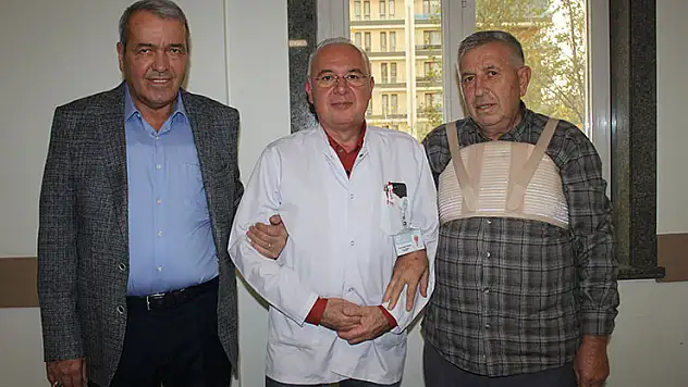 Konya'da bir gün arayla bypass ameliyatı olan ağabey ile kardeş taburcu edildi