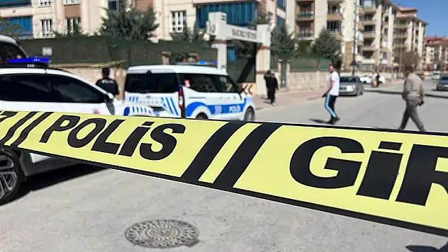Konya'da bir kişi, karısını bıçakla ağır yaralayıp kendini bıçakladı
