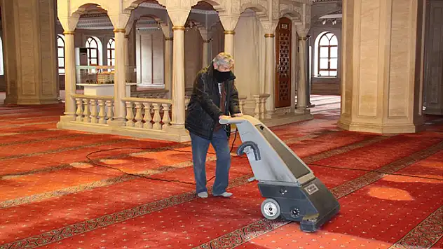 Konya'da camiler Ramazan ayına hazır
