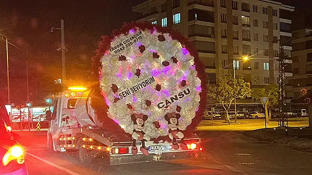Konya'da çekici üzerindeki buket şaşırttı