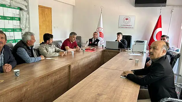 Konya'da çiftçilere yem bitkisi üretimi anlatıldı
