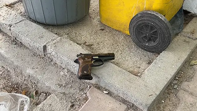 Konya'da çocukların çöpte bulduğu tabanca, ekipleri harekete geçirdi
