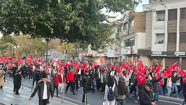 Konya'da Cumhuriyet coşkusu sokaklara taştı
