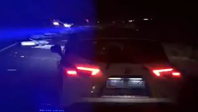 Konya'da çuval yüklü tırdan yola saçılan yükler trafiği aksattı