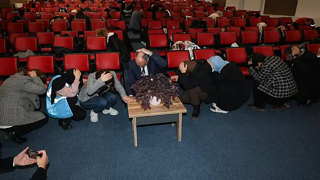 Konya'da 'Deprem Anı Uygulaması ve Tahliye Tatbikatı'
