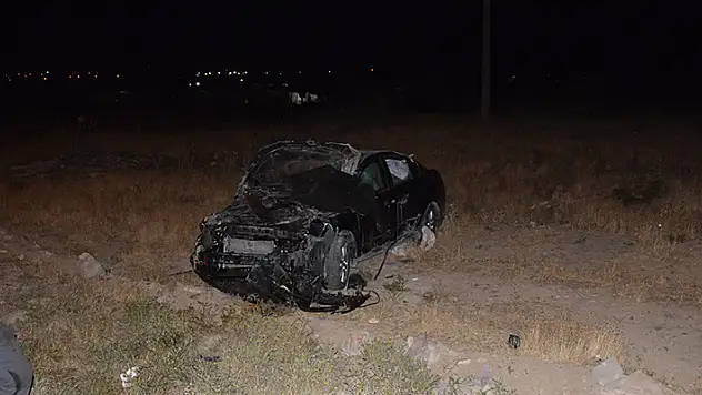 Konya'da devrilen otomobildeki 2 kişi yaralandı

