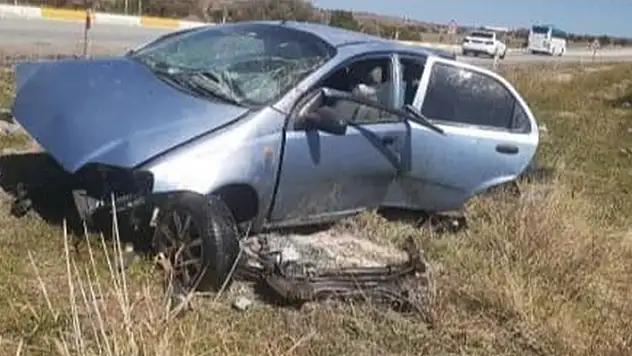 Konya'da devrilen otomobilin sürücüsü yaralandı
