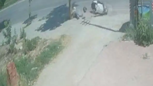Konya'da devrilip ağaca çarpan motosikletin sürücüsü yaralandı