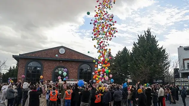 Konya'da DMD hastası Ali Hamza için gökyüzüne balonlar bırakıldı