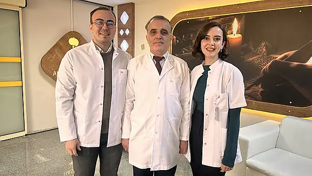 Konya'da doktor baba, kızı ve damadı aynı hastanede hizmet veriyor