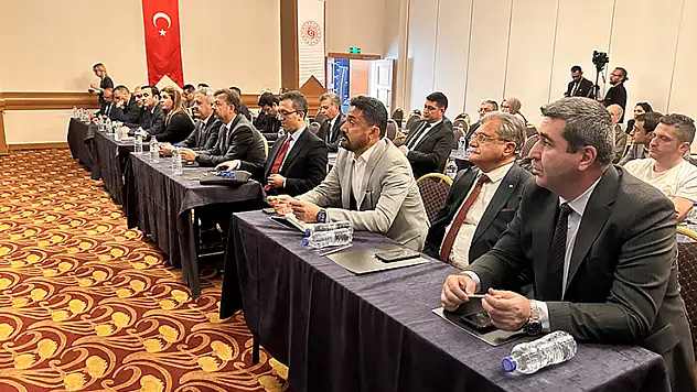 Konya'da 'Dönüşen Çalışma Hayatında İşçi-İşveren Buluşmaları' düzenlendi