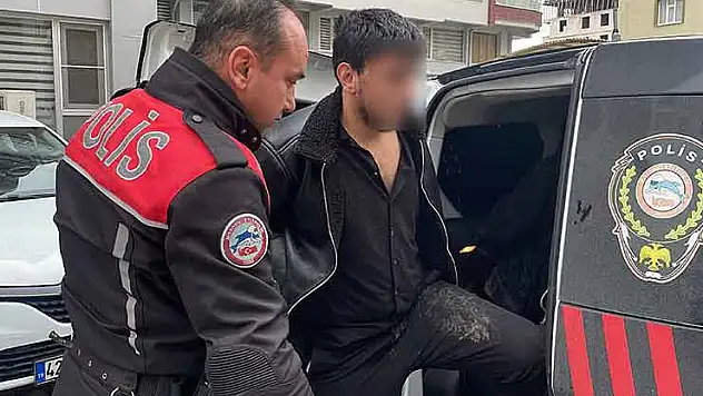 Konya'da 'dur' ihtarına uymayan araçtan uyuşturucu atıldı