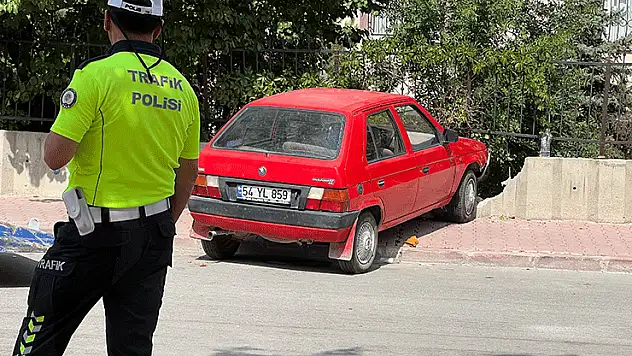 Konya'da dur ihtarına uymayan sürücü polise çarptı