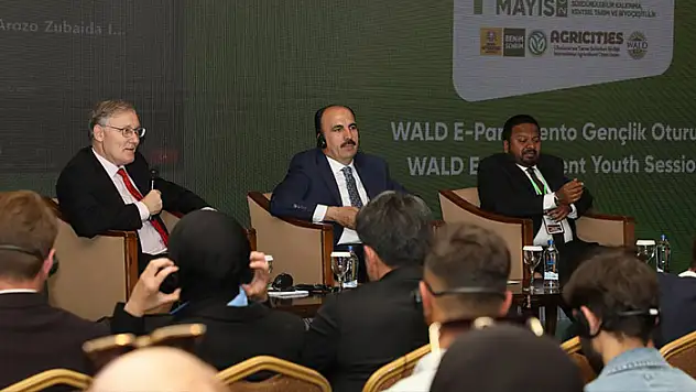 Konya'da 'E-Parlemento Gençlik Oturumu' düzenlendi
