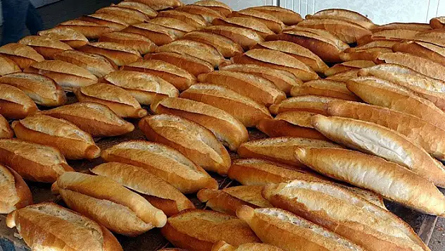 Konya'da ekmeğe zam geldi!  Cumartesiden itibaren geçerli olacak
